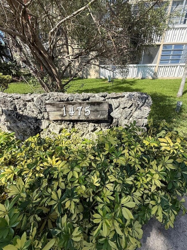 Building Photo - 1475 NE 125th Terrace