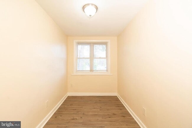 Building Photo - 6021 N Norwood St