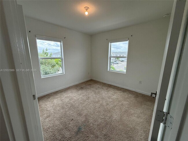 Building Photo - 1743 SE 9th Terrace