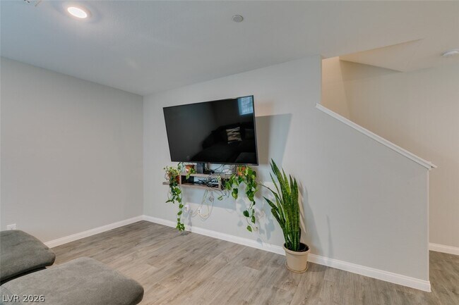 Building Photo - 12349 Golden Wreath Rd