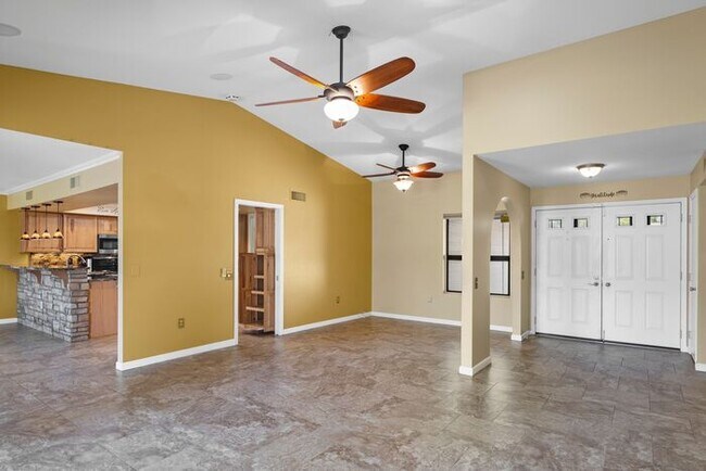 Building Photo - Your Oasis Awaits!