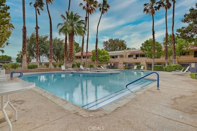 Building Photo - 2820 N Arcadia Ct