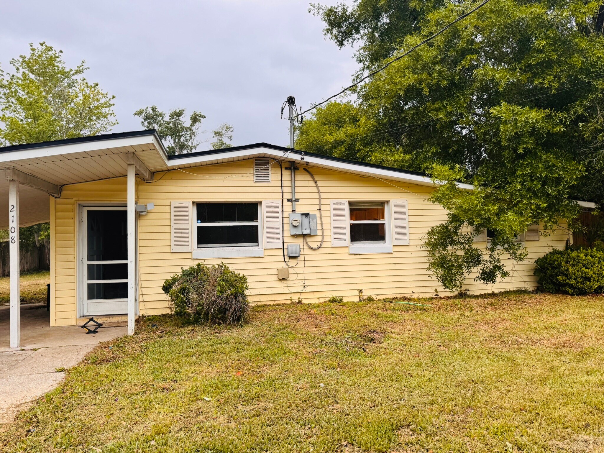 Building Photo - 2108 Burpee Dr