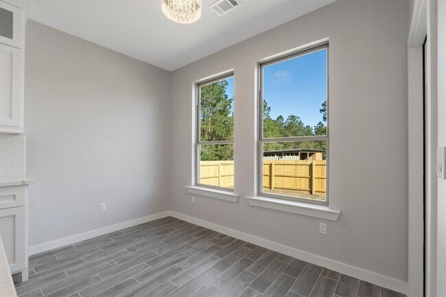 Building Photo - 3027 Apache