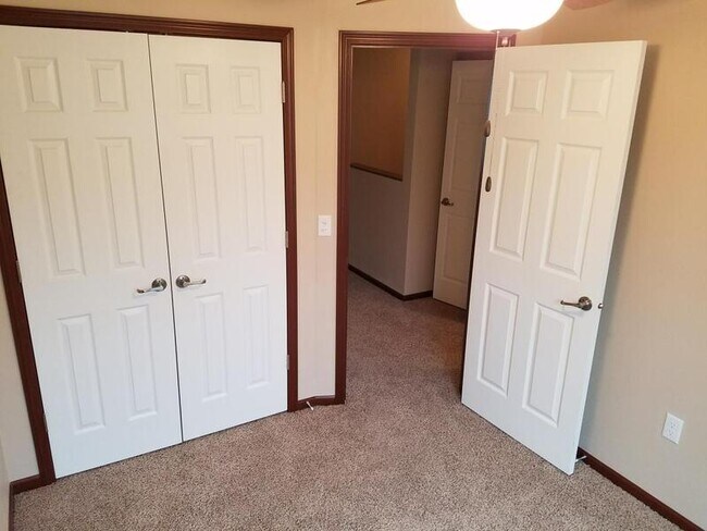 Building Photo - 1305 S G Ave, Unit 32