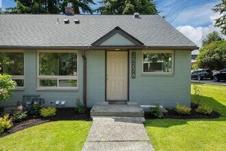 Building Photo - 3bd/2ba Seattle Home