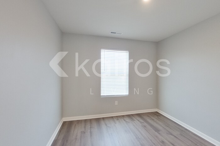 Building Photo - 308 Wild Deer Dr