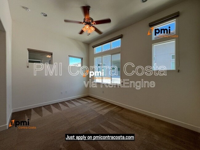 Building Photo - 5217 S Esprit Loop