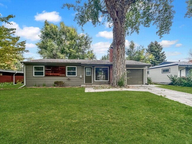 Primary Photo - $0 DEPOSIT OPTION. CHARMING 3-BEDROOM HOME NEAR CHERRY CREEK TRAIL AND COOK PARK