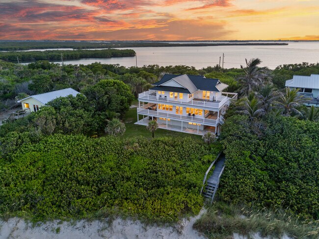 Building Photo - 12376 Jimmy Buffett Mem Hwy