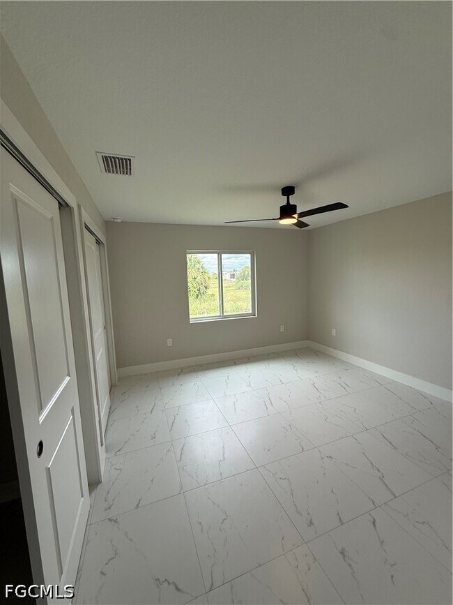 Building Photo - 362 Petite Ave