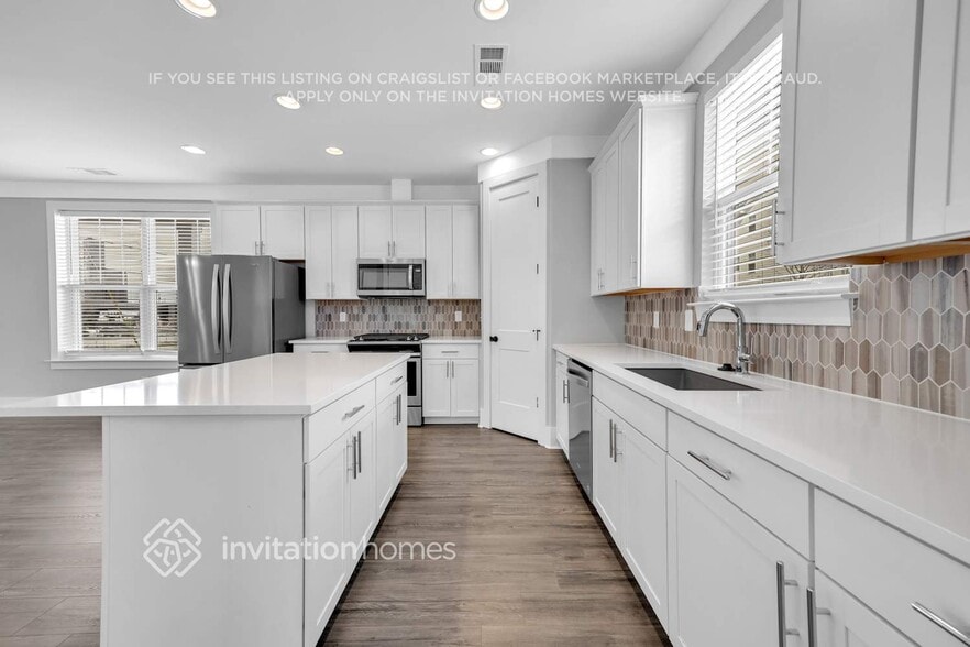 Building Photo - 1206 49th Ave N