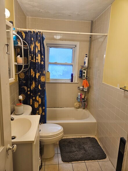 Building Photo - 12 Brock St