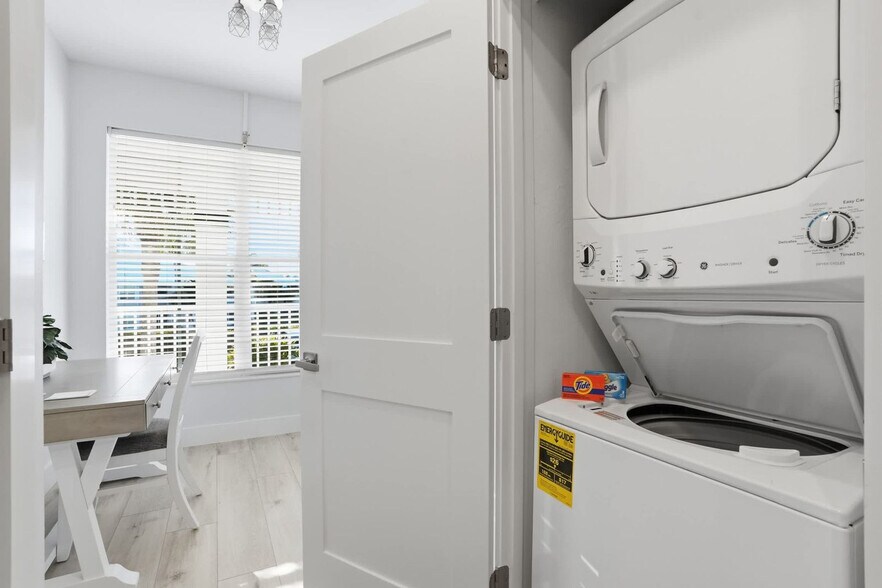 Building Photo - 7885 Mahogany Run Ln