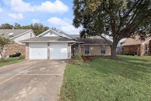 Building Photo - 1317 Lakeshore Dr