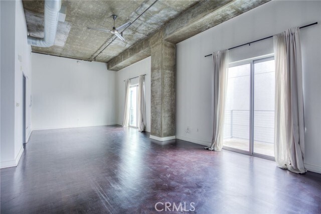 Building Photo - 645 W 9th St