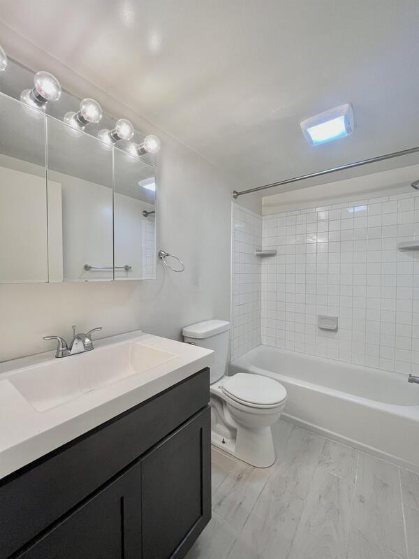 Building Photo - 2248 Hamilton St