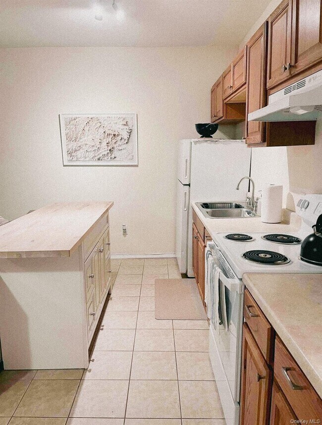 Building Photo - 23 Pearl St