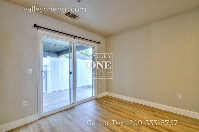 Building Photo - 1130 E Monte Vista Ave