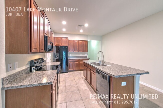 Building Photo - 10407 Lake Montauk Dr