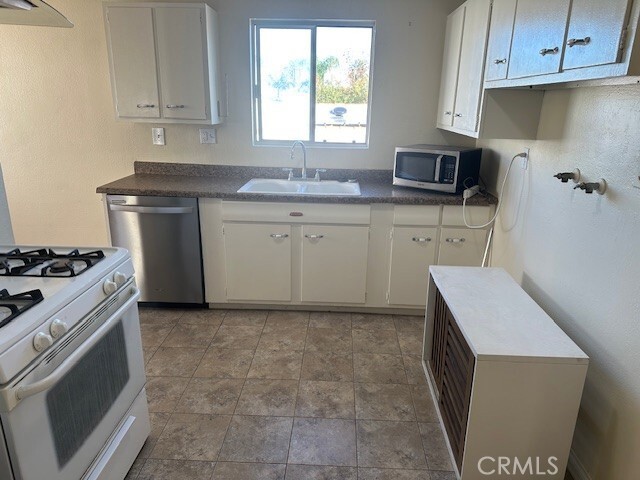 Building Photo - 3565 Gundry Ave