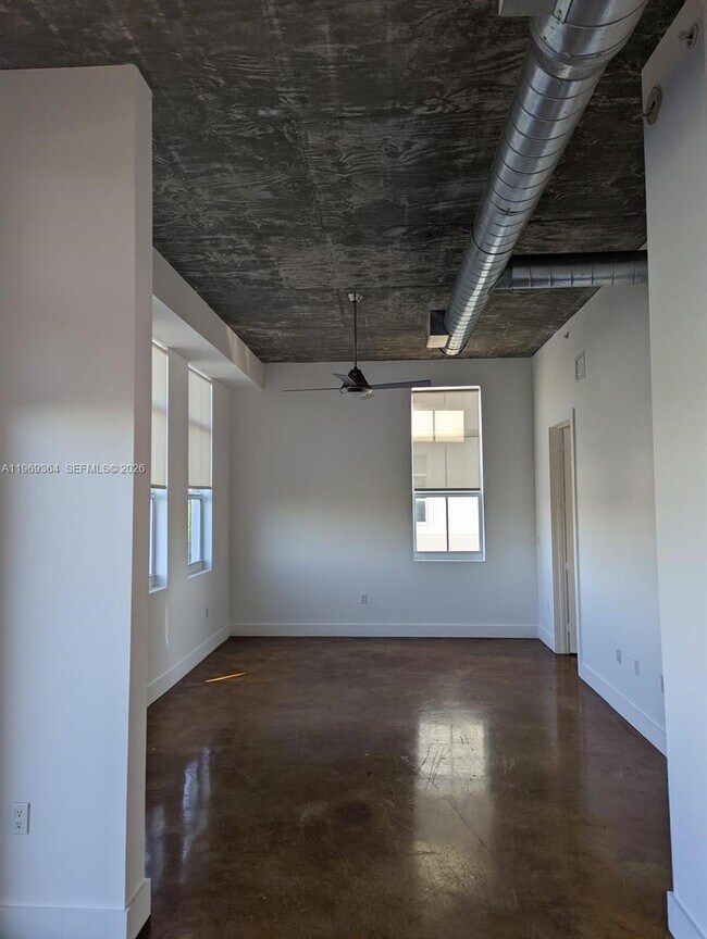 Building Photo - 1789 NE Miami Gardens Dr