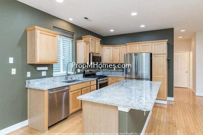 Building Photo - Spacious Three Bedroom Home on Bull Mountain - Gated Street!