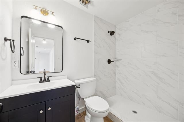 Building Photo - 302 W Pelton St