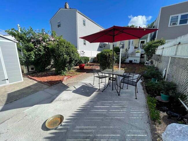 Building Photo - 1307 44th St