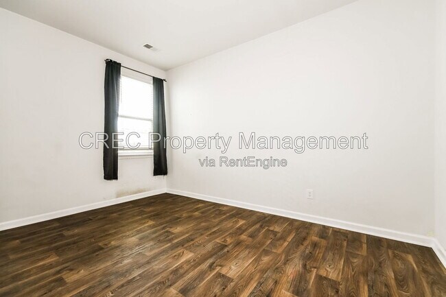 Building Photo - 928 Woodside Creek Ln