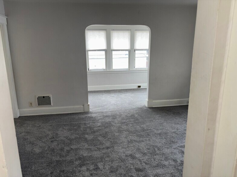 Building Photo - 4004 Carter Ave