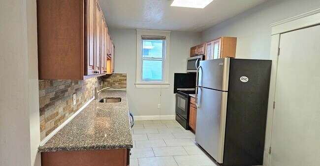 Building Photo - 1345 W 65th St