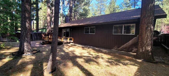 Building Photo - Fully Furnished House in South Lake Tahoe!...