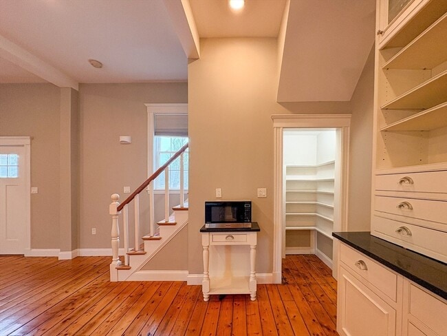 Building Photo - 205-209 Sohier St