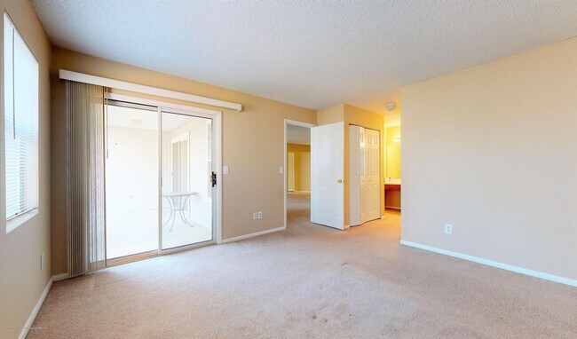 Building Photo - 1019 Waters Edge Dr