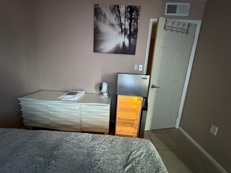 Building Photo - 4913 W Granada Rd