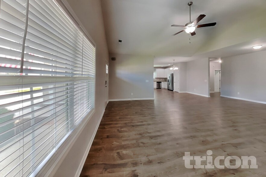 Building Photo - 741 W Coker Way