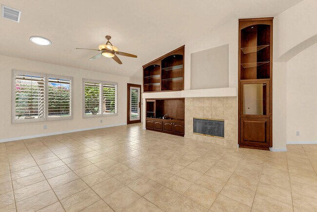Building Photo - 79886 Dandelion Dr