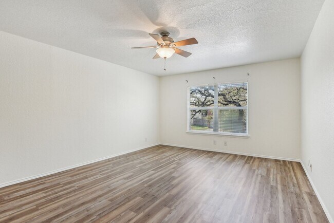 Building Photo - 16216 Ike Ln