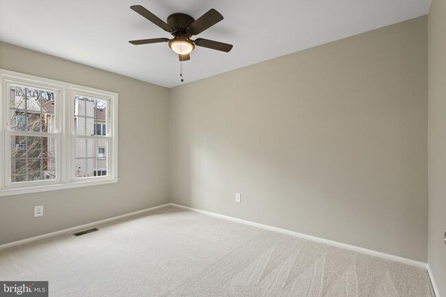 Building Photo - 941 Sherwood Ct