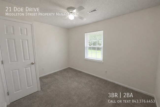 Building Photo - 21 Doe Dr