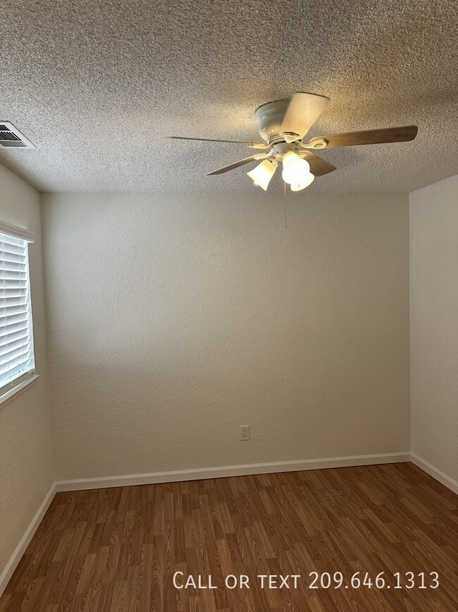 Building Photo - 541 San Vincente Ct