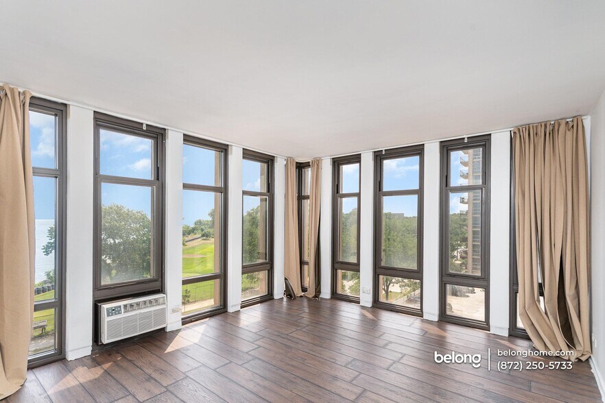 Building Photo - 6700 S South Shore Dr