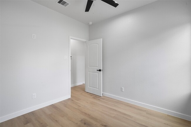 Building Photo - 7220 S Hall St