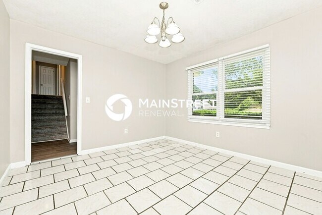 Building Photo - 3 Bedroom Pet-Friendly Home in Snellville, GA with Main Street Renewal