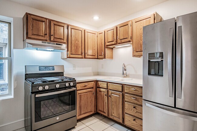 Building Photo - 197 Pine St