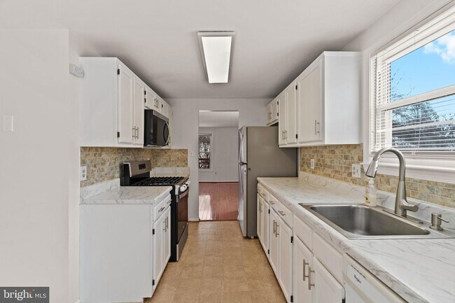 Building Photo - 14428 Black Horse Ct