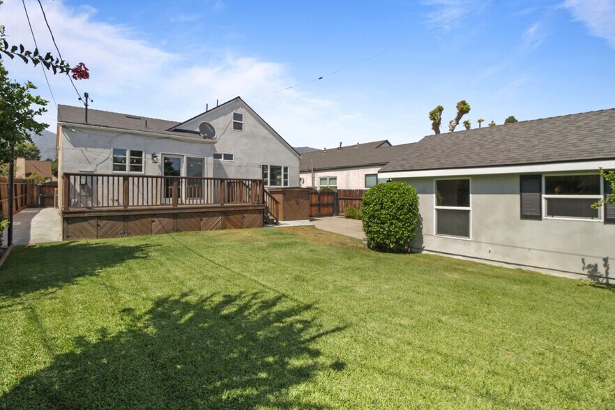 Building Photo - 2682 E Villa St