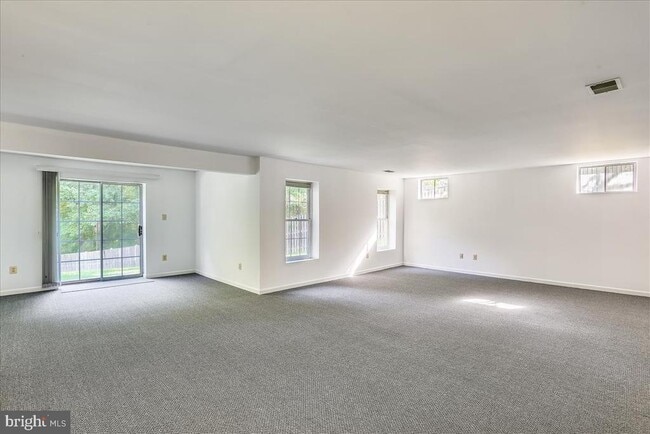 Building Photo - 18518 Gingerbread Ln