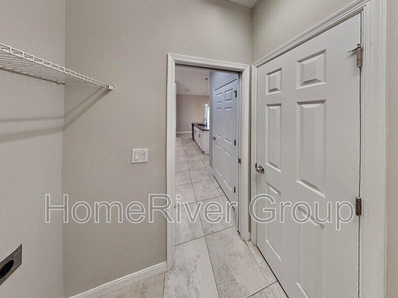 Building Photo - 2946 Alhaven Terrace